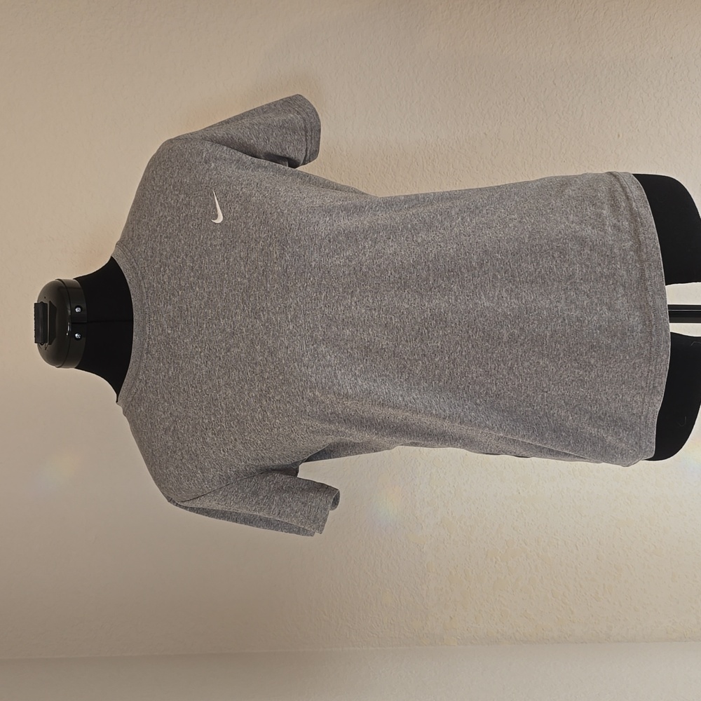 Nike Dry Fit Women’s Grey Short-sleeve shirt Size M